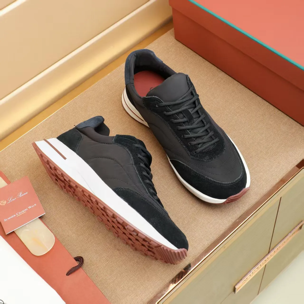 Factory price: 460💰Loro Piana niche classic jogging shoes, men's lace-up casual shoes and sneakers, high-quality lightweight and comfortable fabrics, suitable for outdoor leisure, the color scheme is young and energetic, and it looks great with sportswear or casual suits! Size: 38-44 (45. Customized)